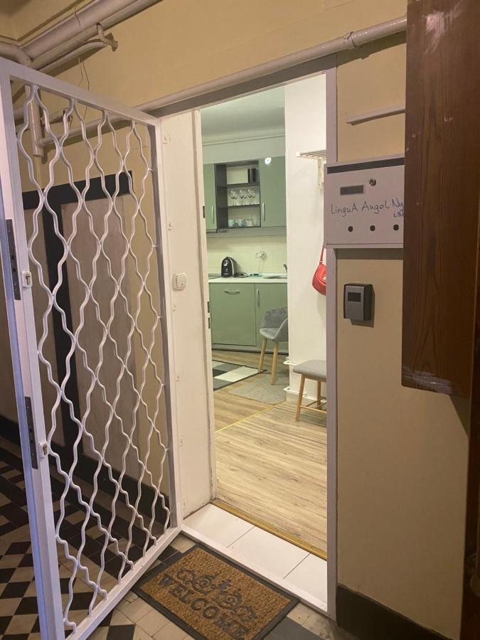 Tatra Apartment By The Danube Fully Accessible Budapeste Exterior foto