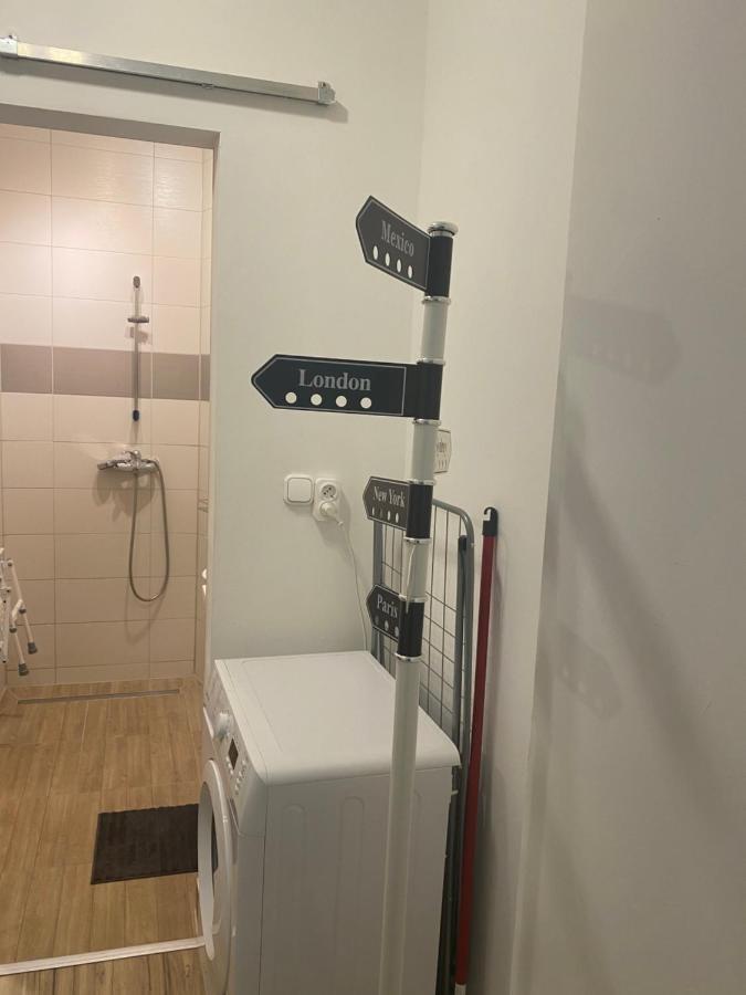 Tatra Apartment By The Danube Fully Accessible Budapeste Exterior foto