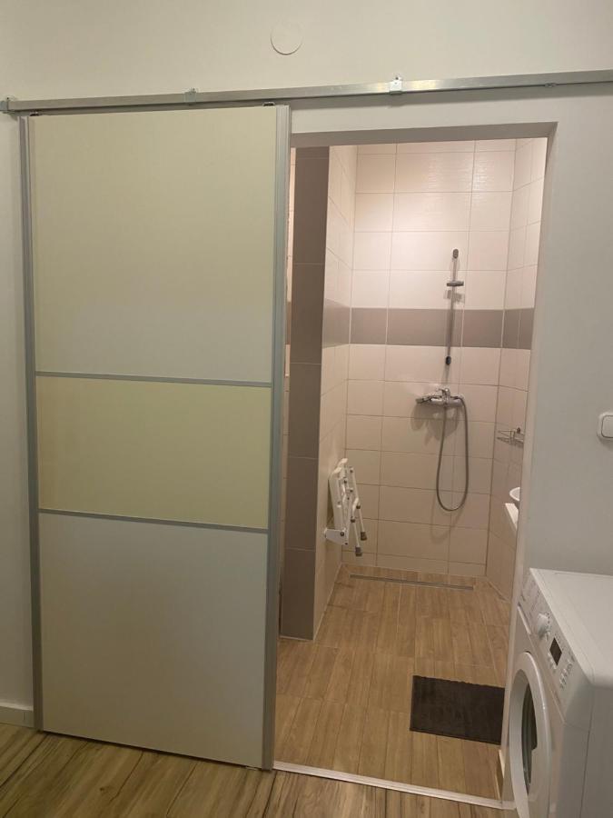 Tatra Apartment By The Danube Fully Accessible Budapeste Exterior foto